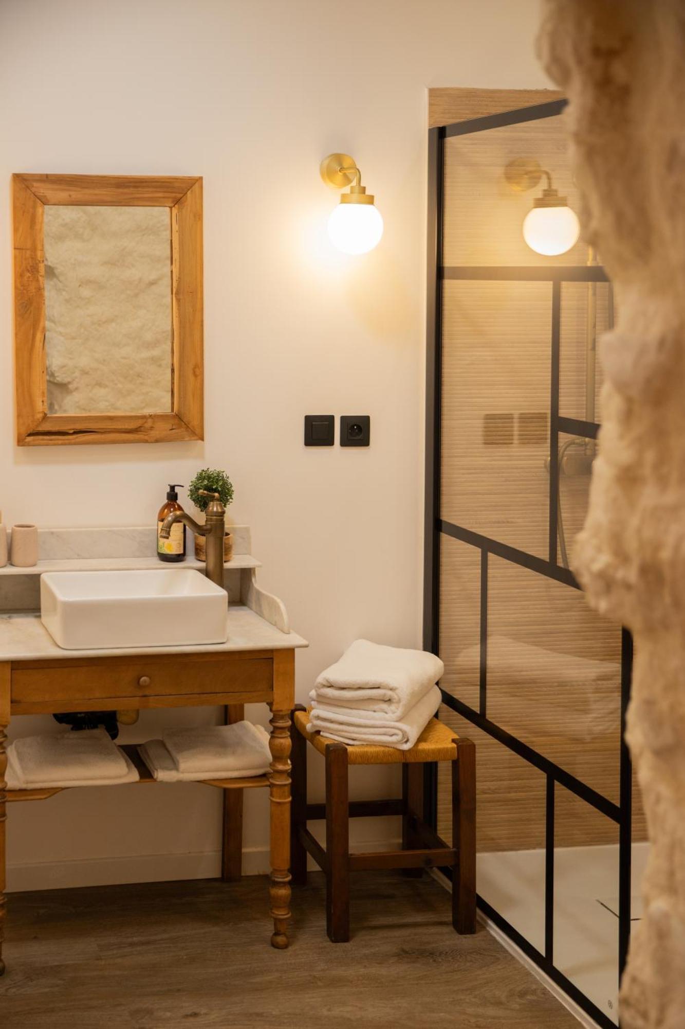 Maison Roucas - Restaurant Et Chambres D'Hotes Solérieux 외부 사진